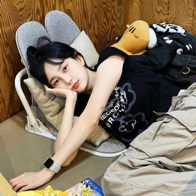 相思月明人倚楼